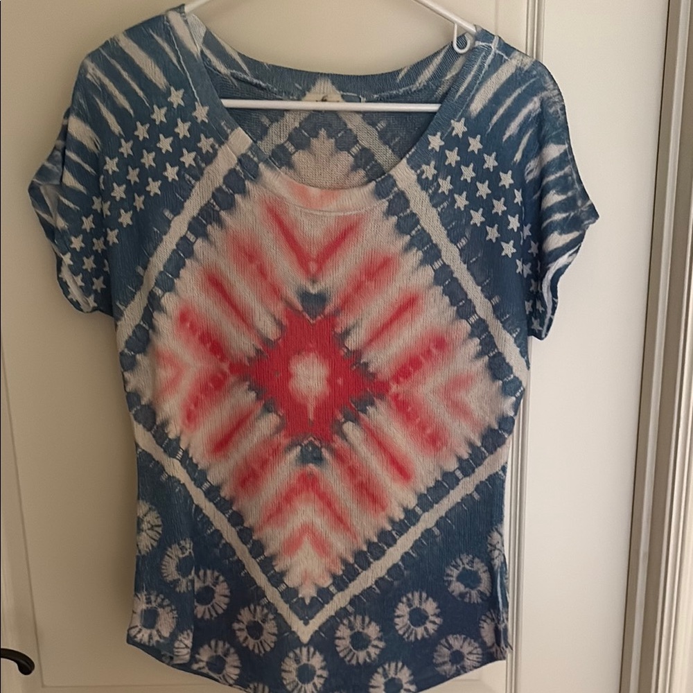 Gaze Blue and Pink Graphic Short Sleeve Tee